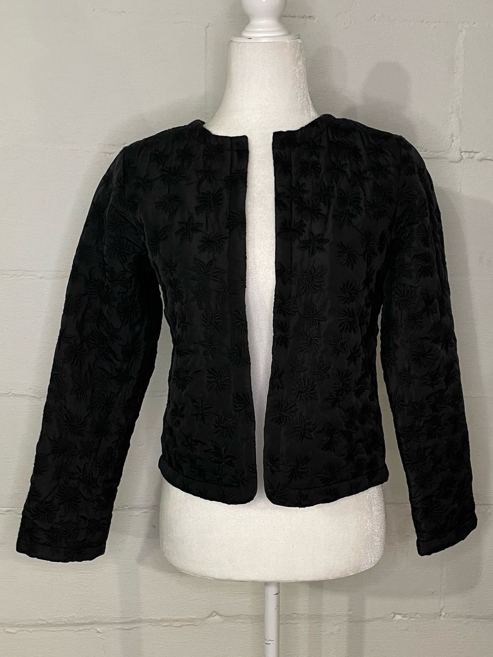 Black Textured Collarless Cropped Blazer